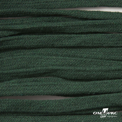 Шнур плетеный d-8 мм плоский, 70% хлопок 30% полиэстер, уп.85+/-1 м, цв.1016-т.зеленый - купить в Новом Уренгое. Цена: 742.50 руб.